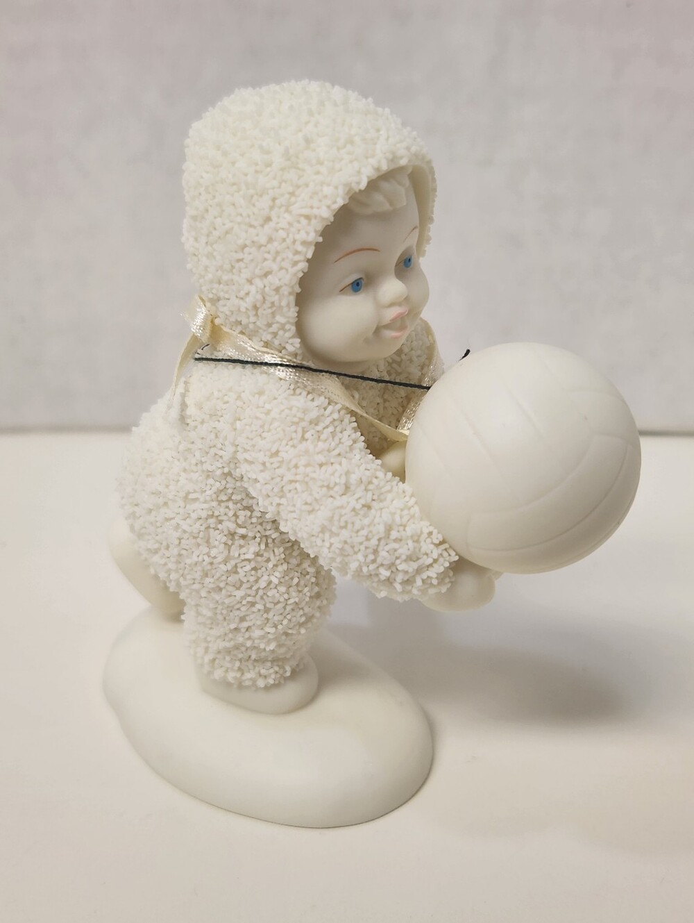 Department 56 Snowbabies Volleyball Figurine “Ready, Set” from Starlight Games